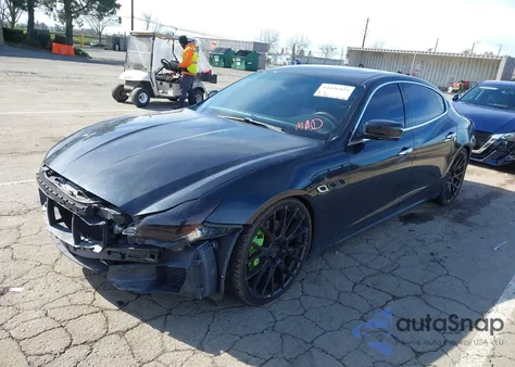 2014 Maserati Quattroporte S Q4 z USA, uszkodzony, nr VIN ZAM56RRA1E1099154